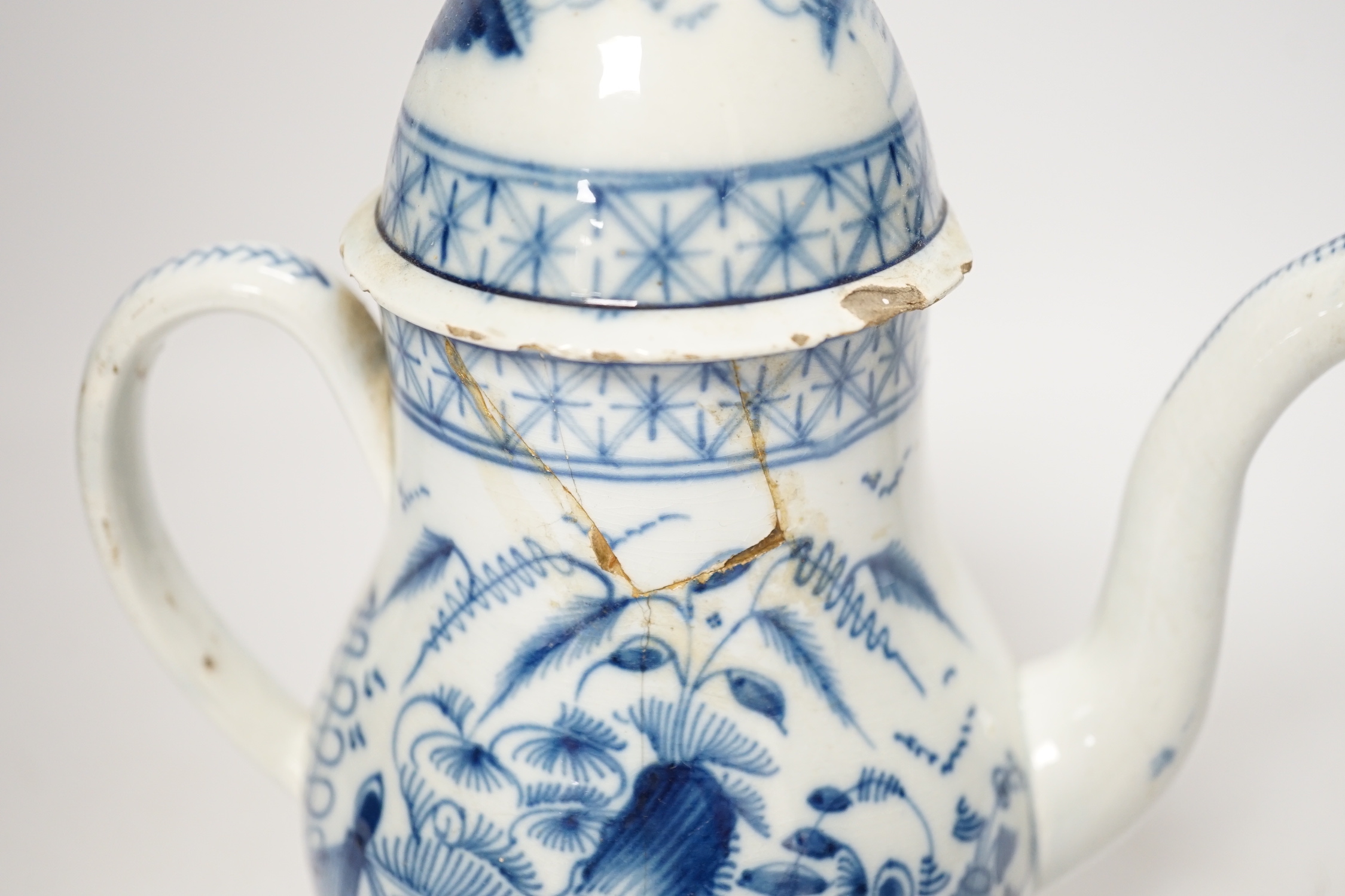 A late 18th century blue and white pearlware coffee pot and cover, 22cm high